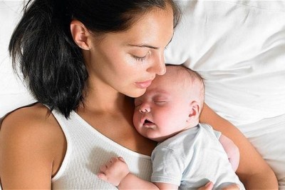 Çalışan Anneler İçin 5 Emzirme Yöntemi